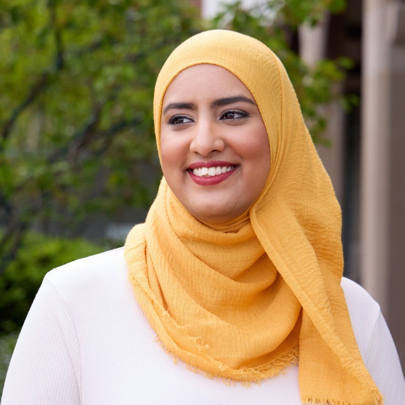 Alysha Khan Headshot